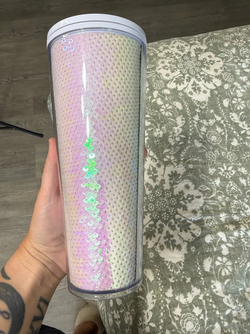 Starbucks Limited Edition White Sequins Glitter 24OZ Venti Cup
